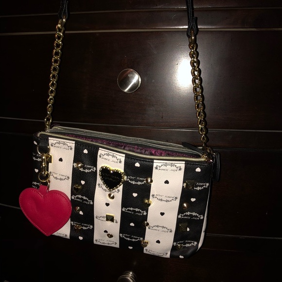 White/black Betsy Johnson crossbody - Picture 1 of 1